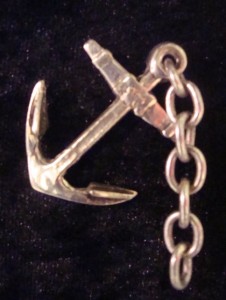 Cuttlefish-cast Silver anchor and chain brooch