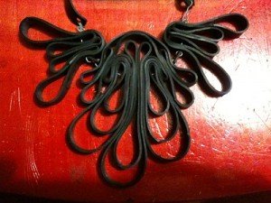 loopy necklace