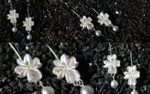 Melicope and dyed freshwater pearls